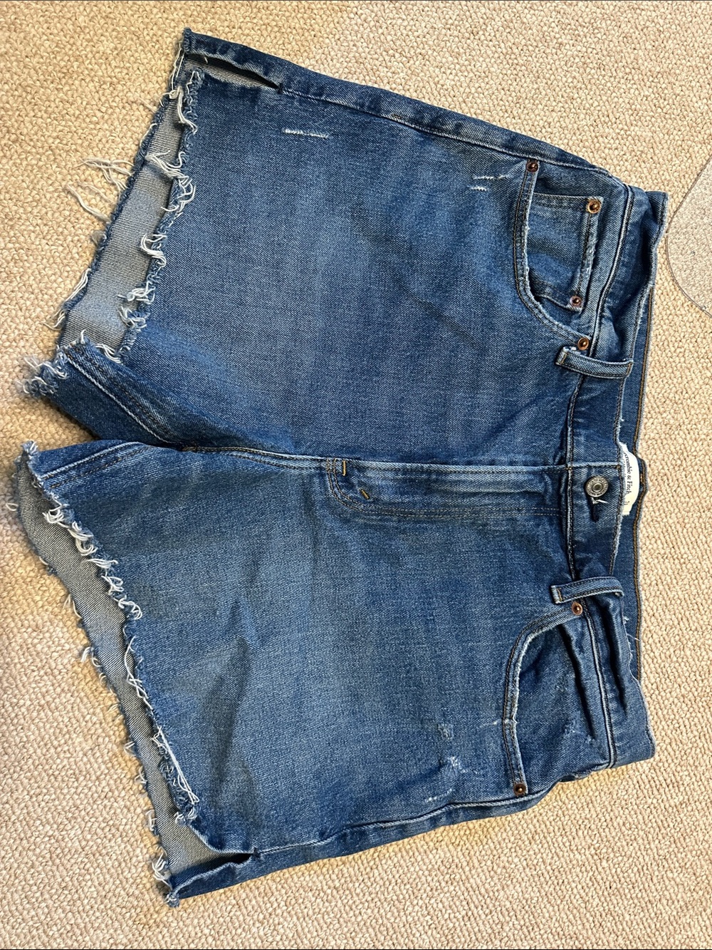 Abercrombie & Fitch the 4” mom short high rise size 12 / 31